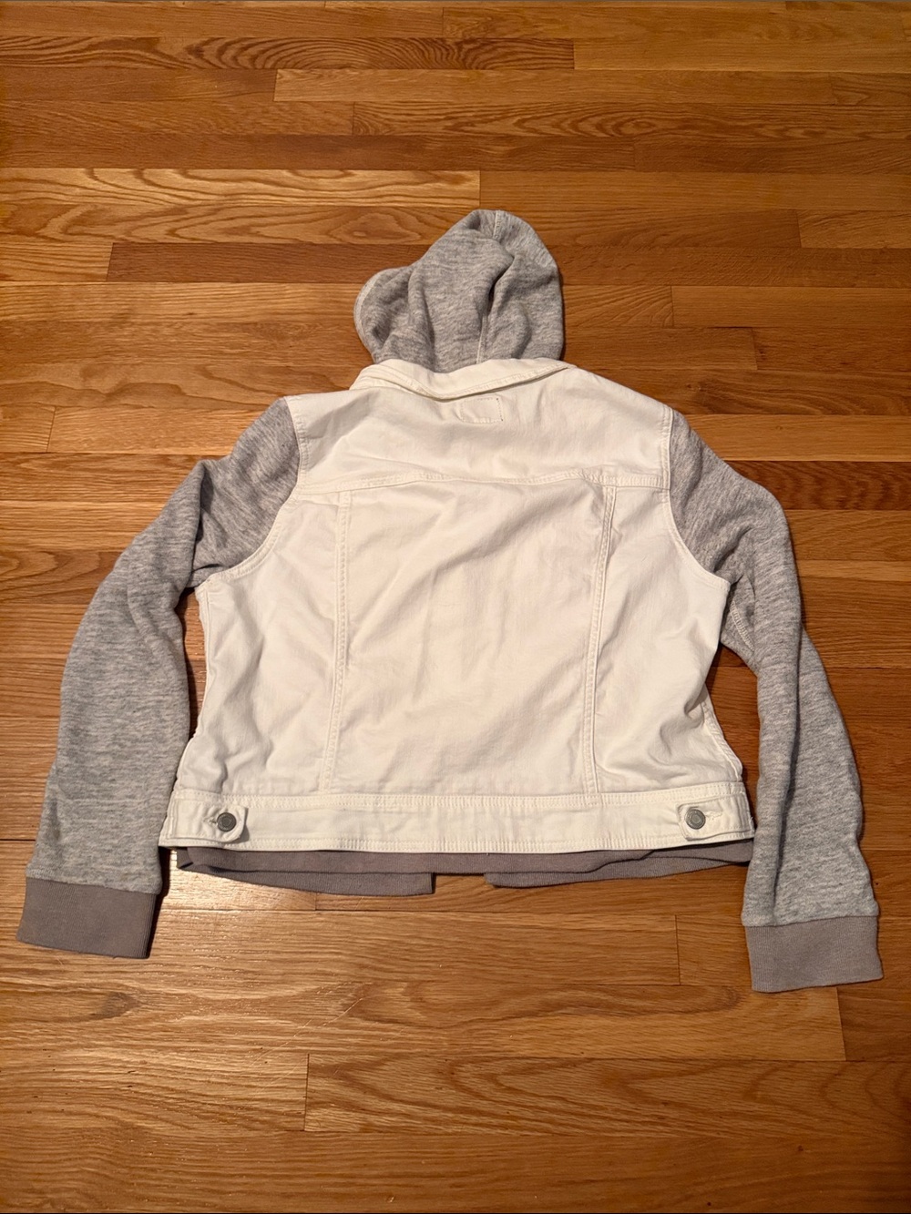 American Eagle Outfitters White Denim Jacket with Gray Hoodie Sleeves - Picture 8 of 10